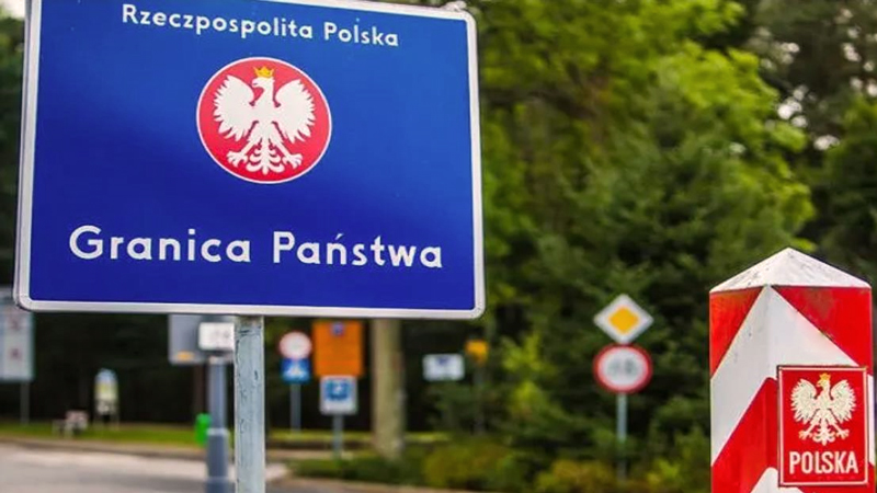 Польша запрещает въезд грузового автотранспорта из РБ и РФ